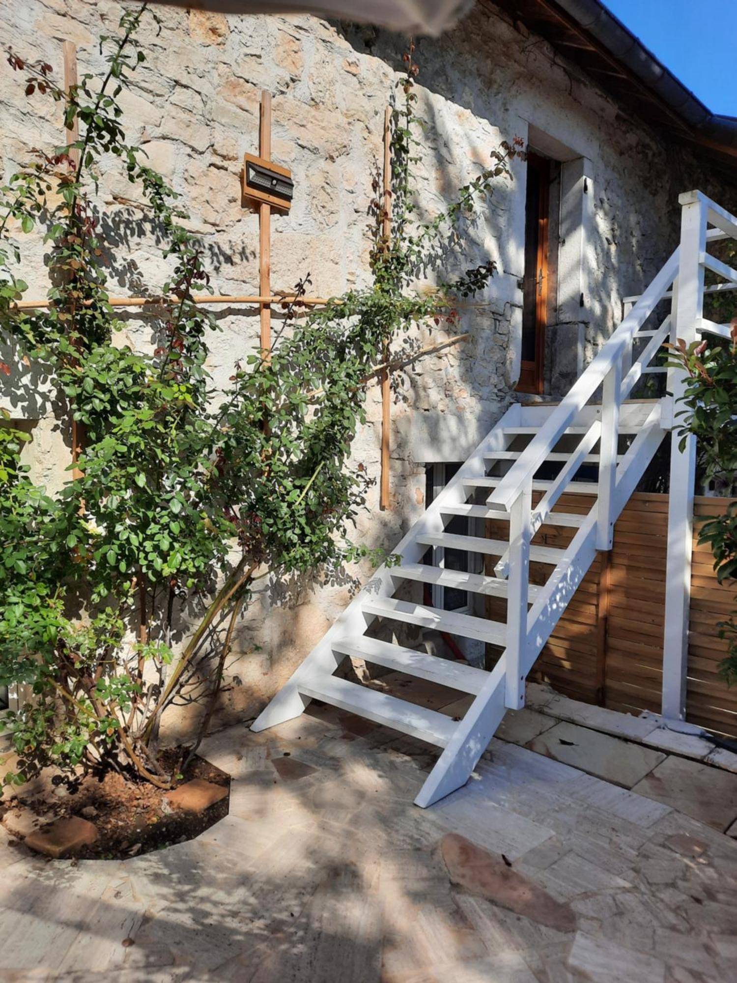 Gite Des 2 Lions Murs-et-Gelignieux Εξωτερικό φωτογραφία
